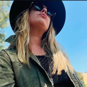 Meet your Posher, Sadie